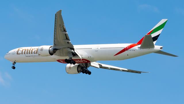 A6-EPW::Emirates Airline
